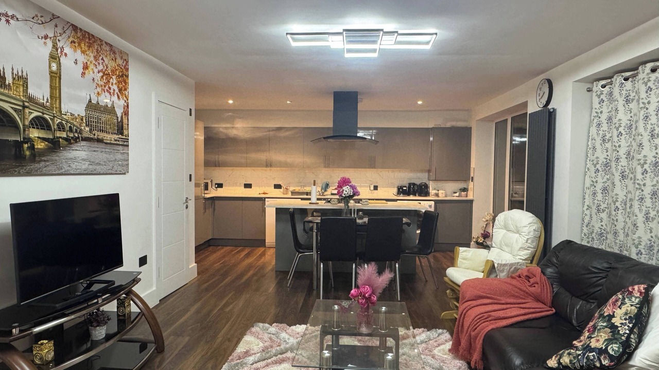 Photo of Others in West Thurrock