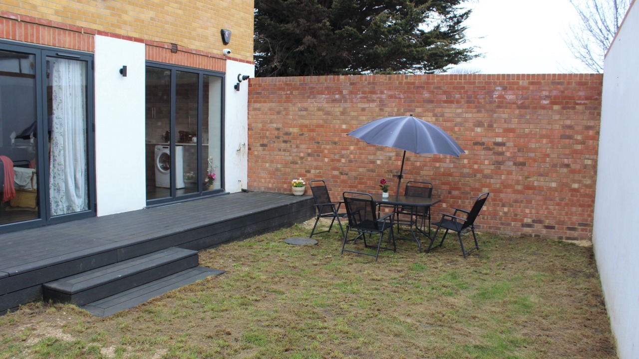 Photo of Others in West Thurrock