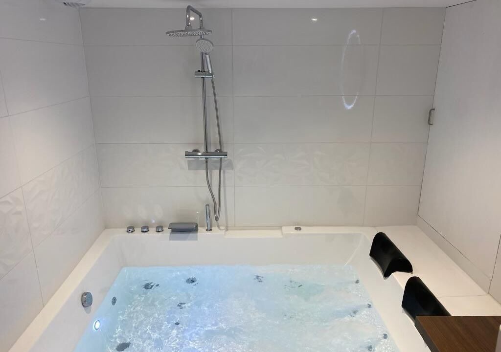 Photo of Bathroom in Quartier Vieux Marche-Cathedrale