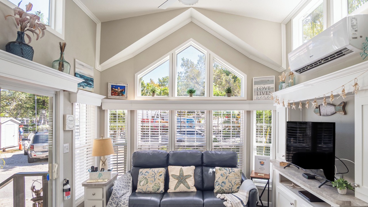 Photo of Livingroom in Largo Gardens