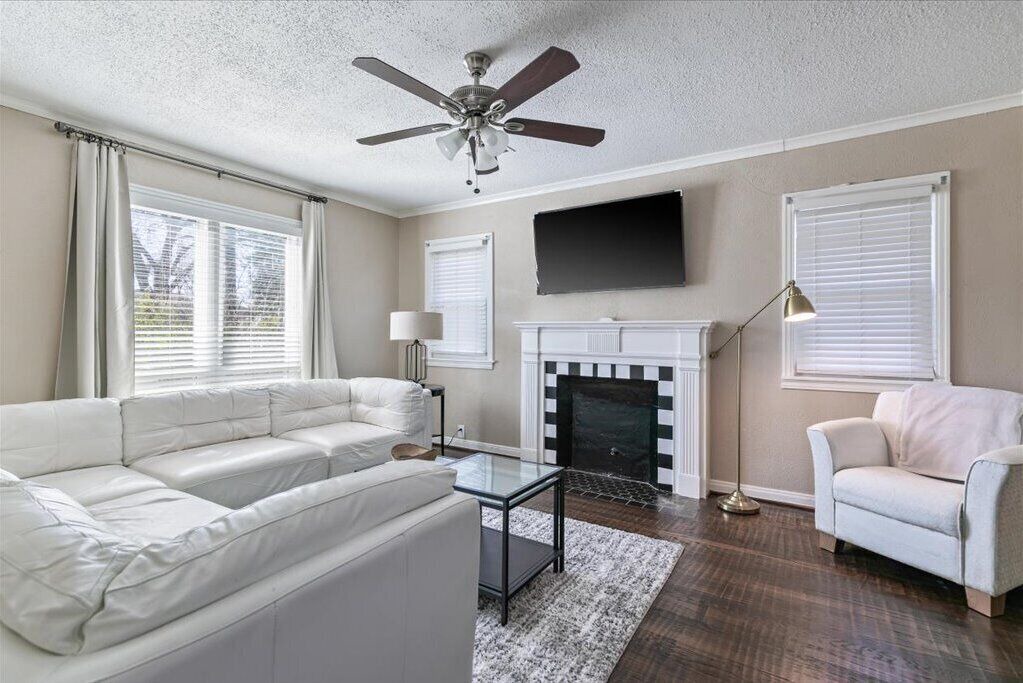 Photo of Livingroom in Richardson