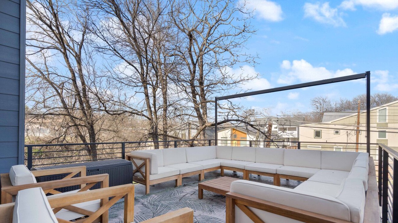 Photo of Patio Balcony in East MLK