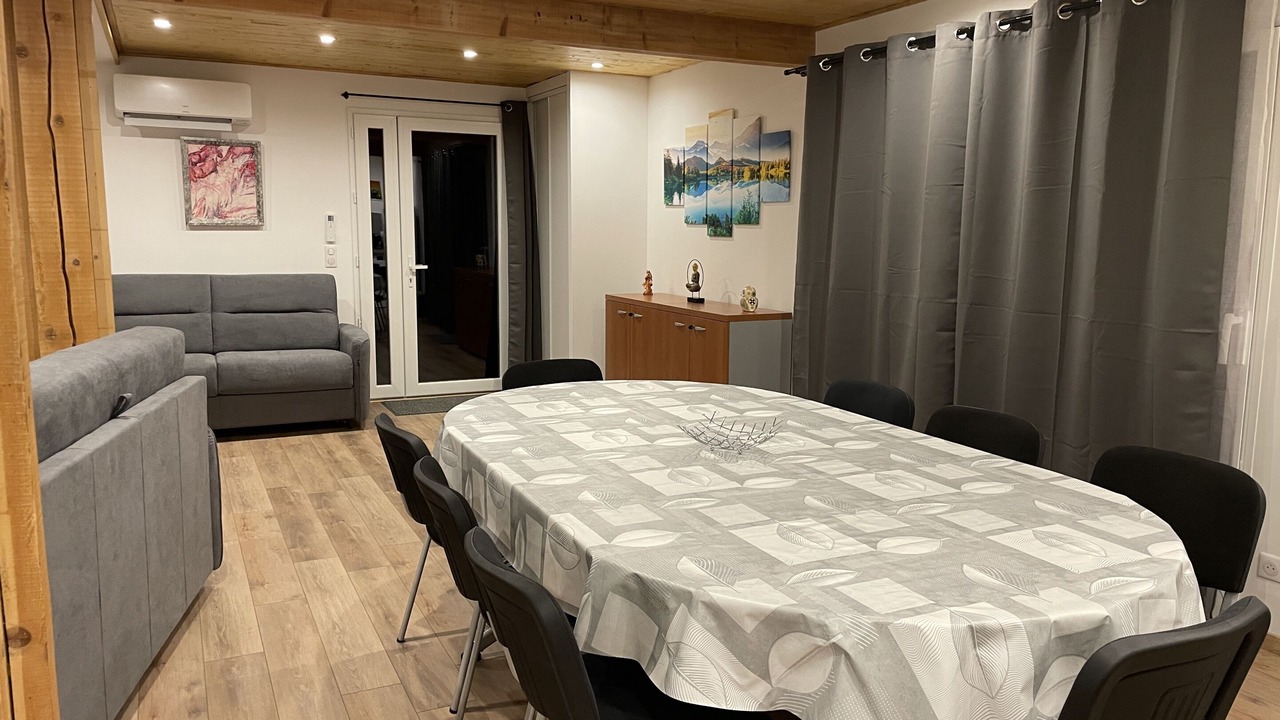 Photo of Livingroom in Saint-Leger-les-Melezes