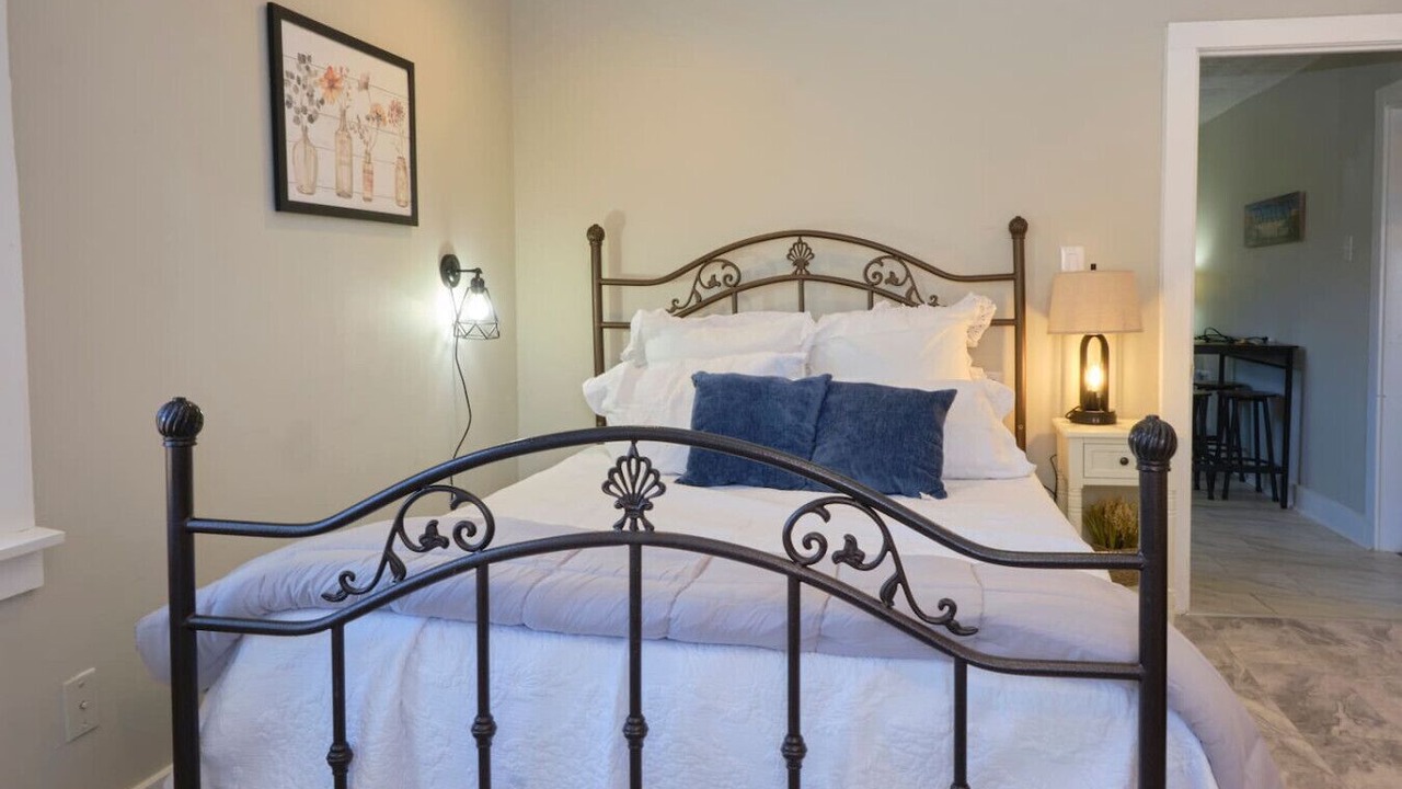 Photo of Bedroom in Midway