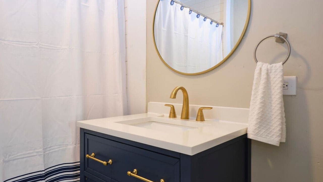 Photo of Bathroom in Midway