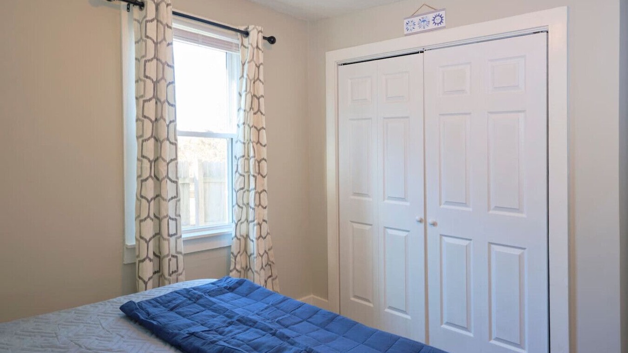 Photo of Bedroom in Midway