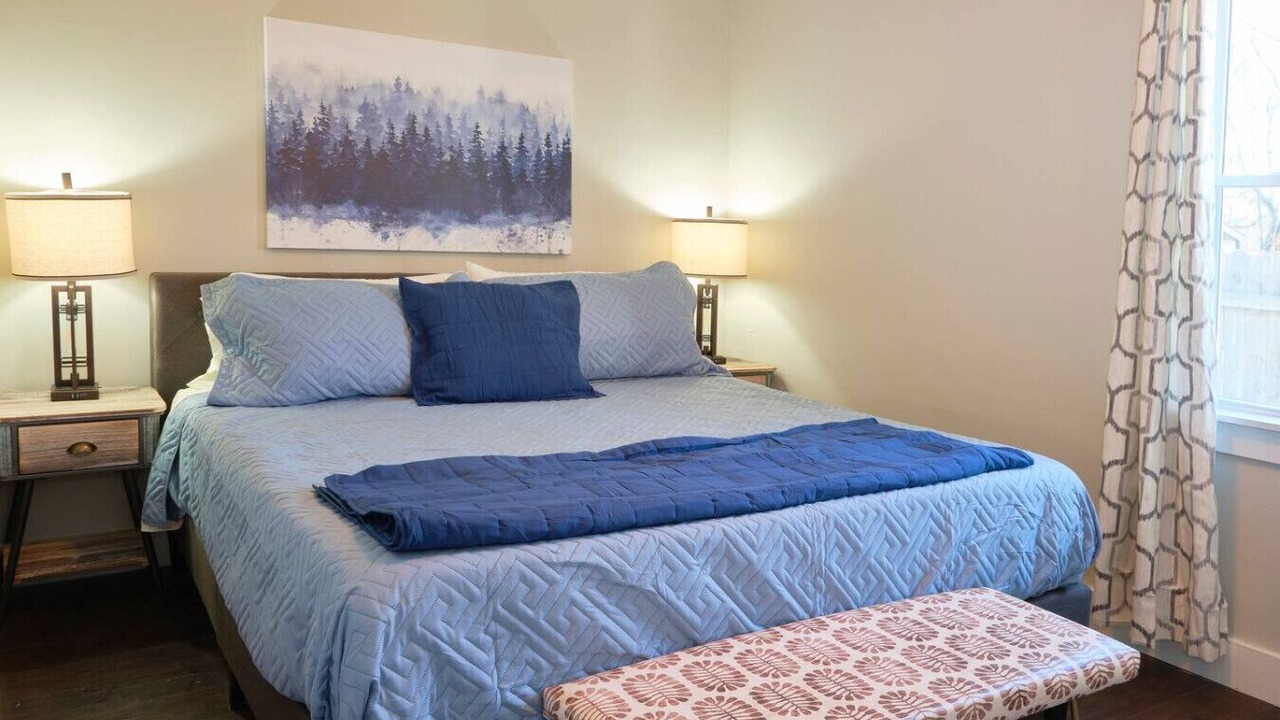 Photo of Bedroom in Midway