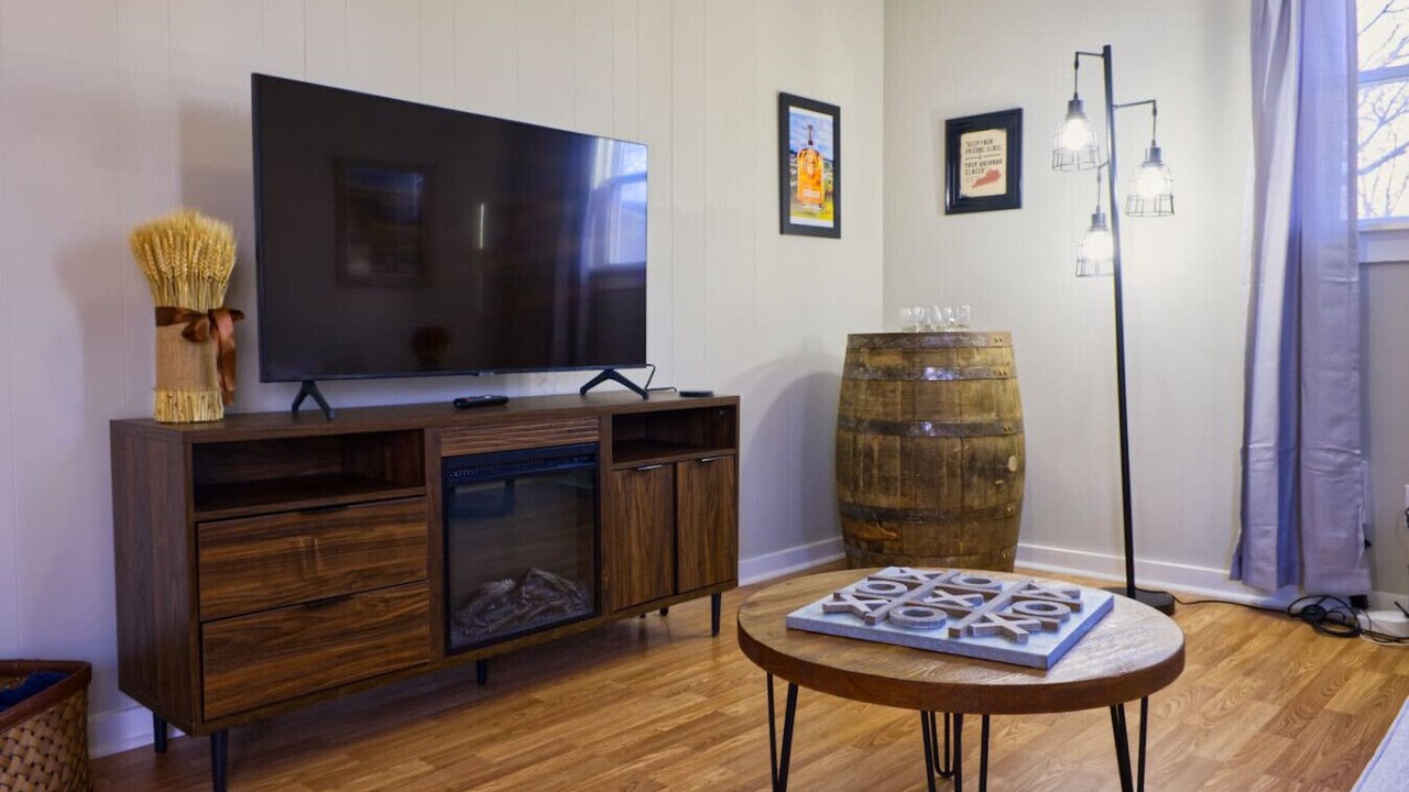 Photo of Livingroom in Midway