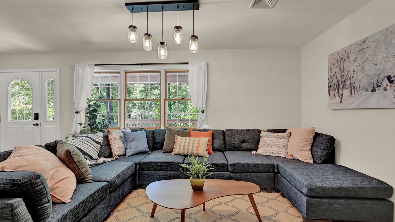 Photo of Livingroom in Middle Hope