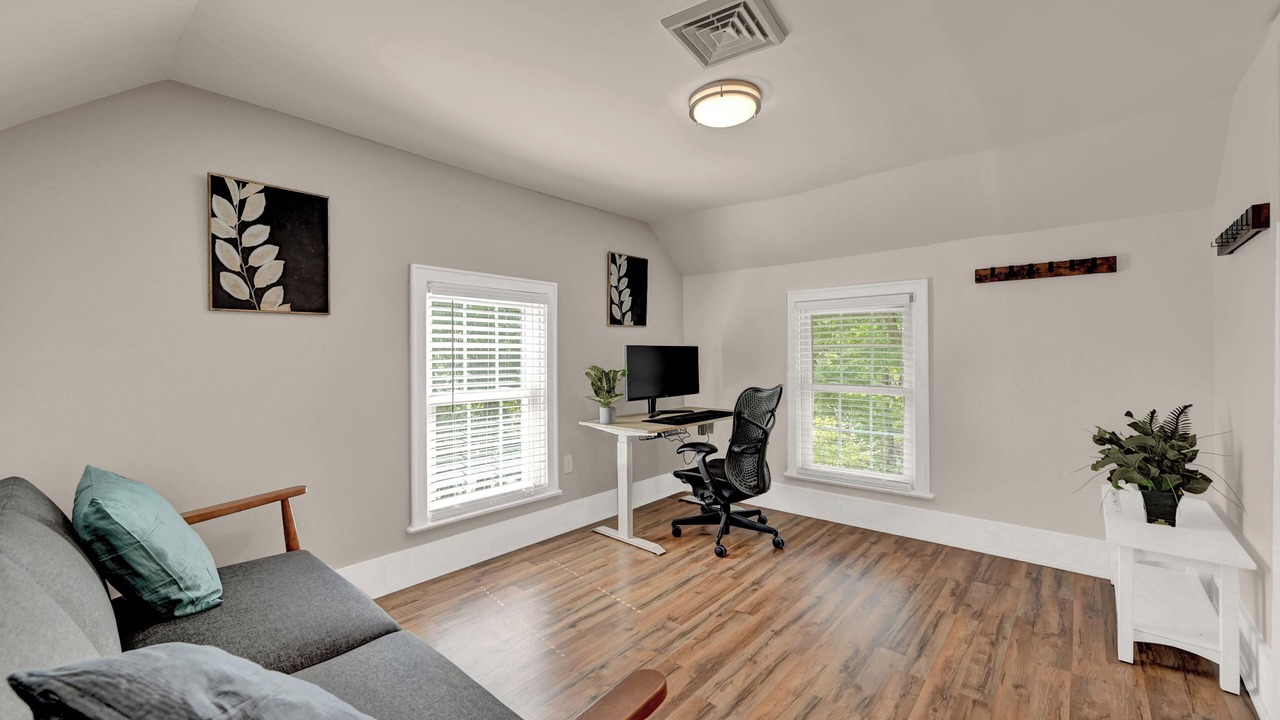 Photo of Livingroom in Middle Hope