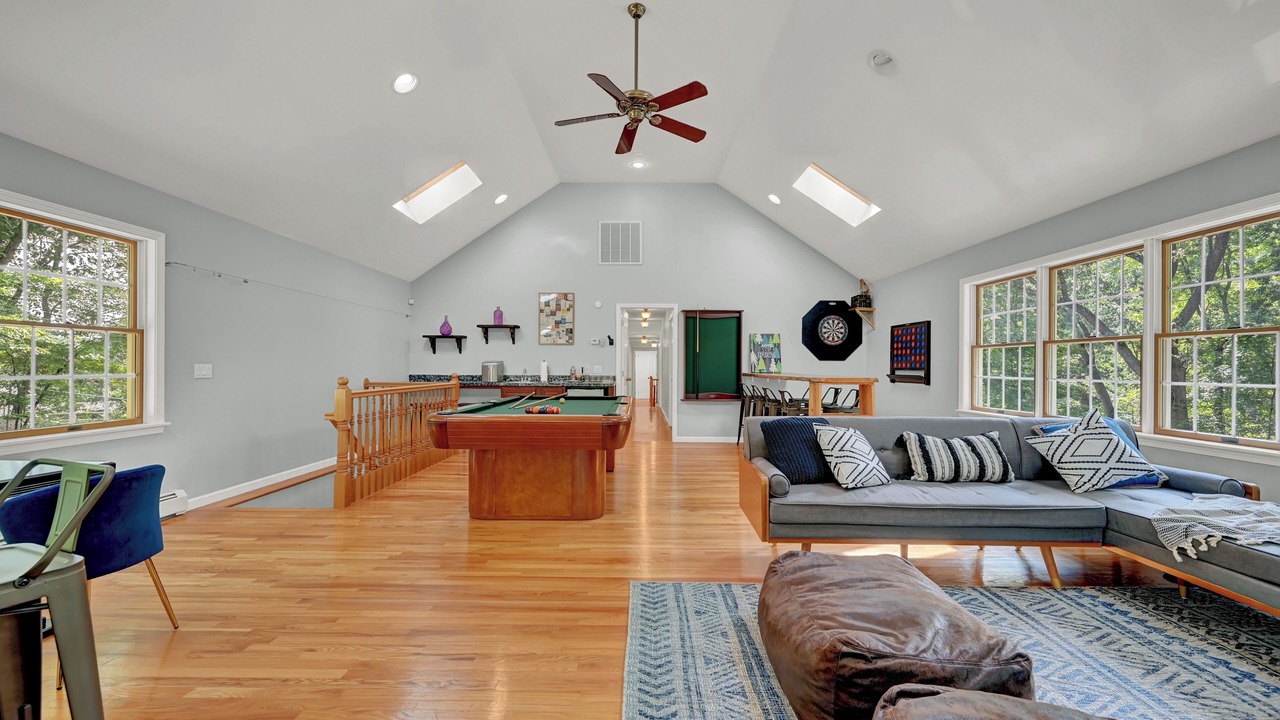 Photo of Livingroom in Middle Hope