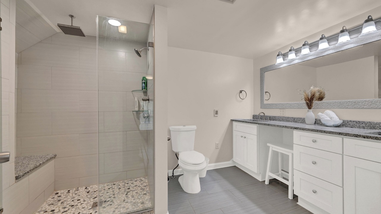 Photo of Bathroom in Middle Hope