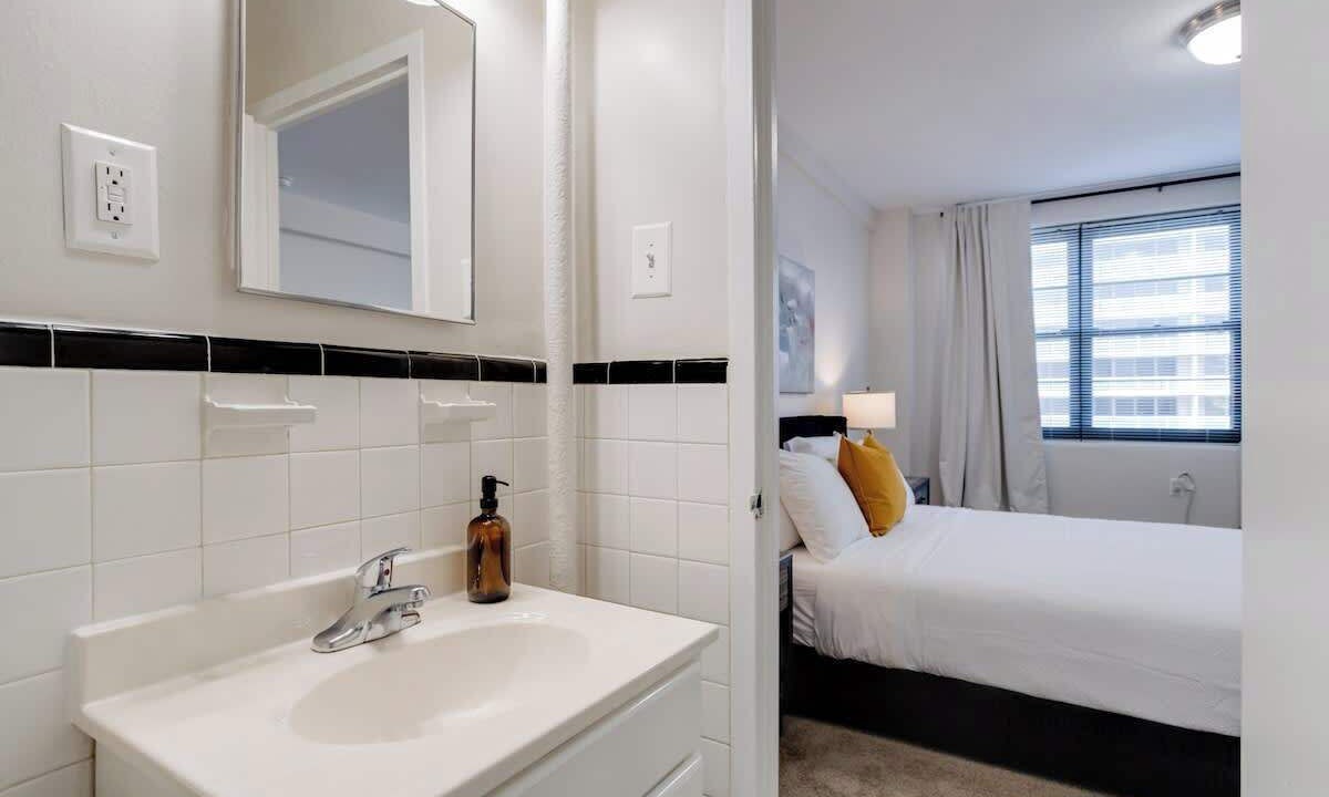 Photo of Bathroom in Downtown Baltimore