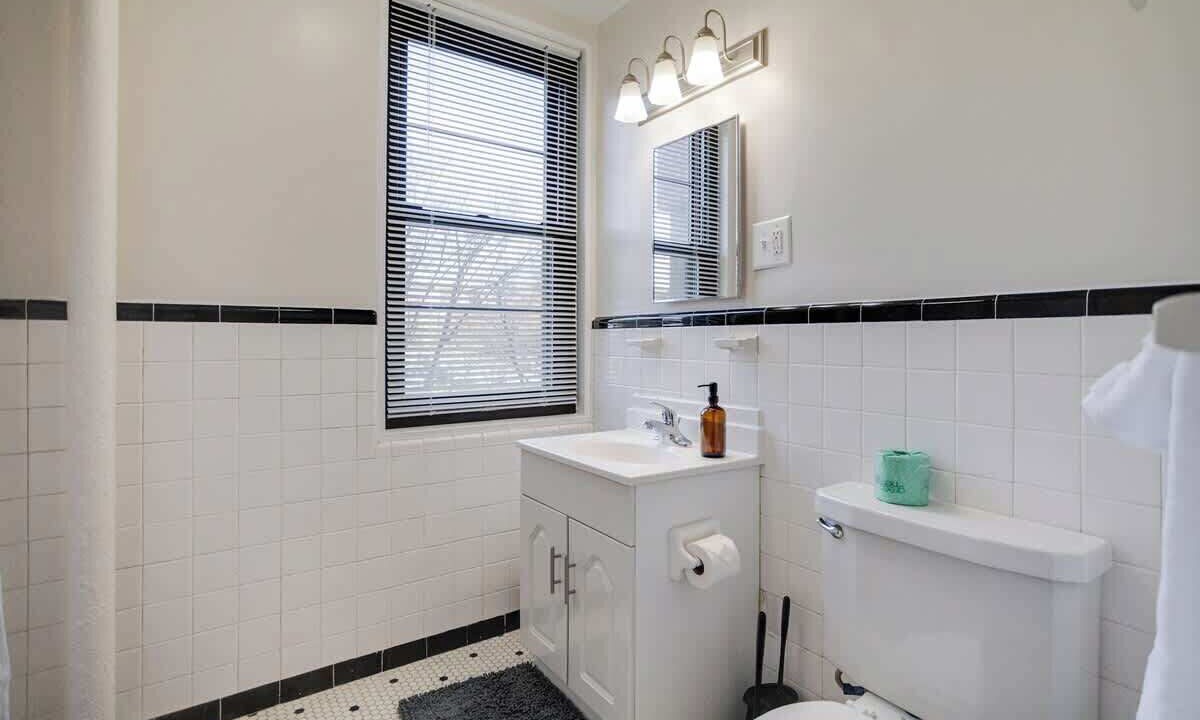 Photo of Bathroom in Downtown Baltimore