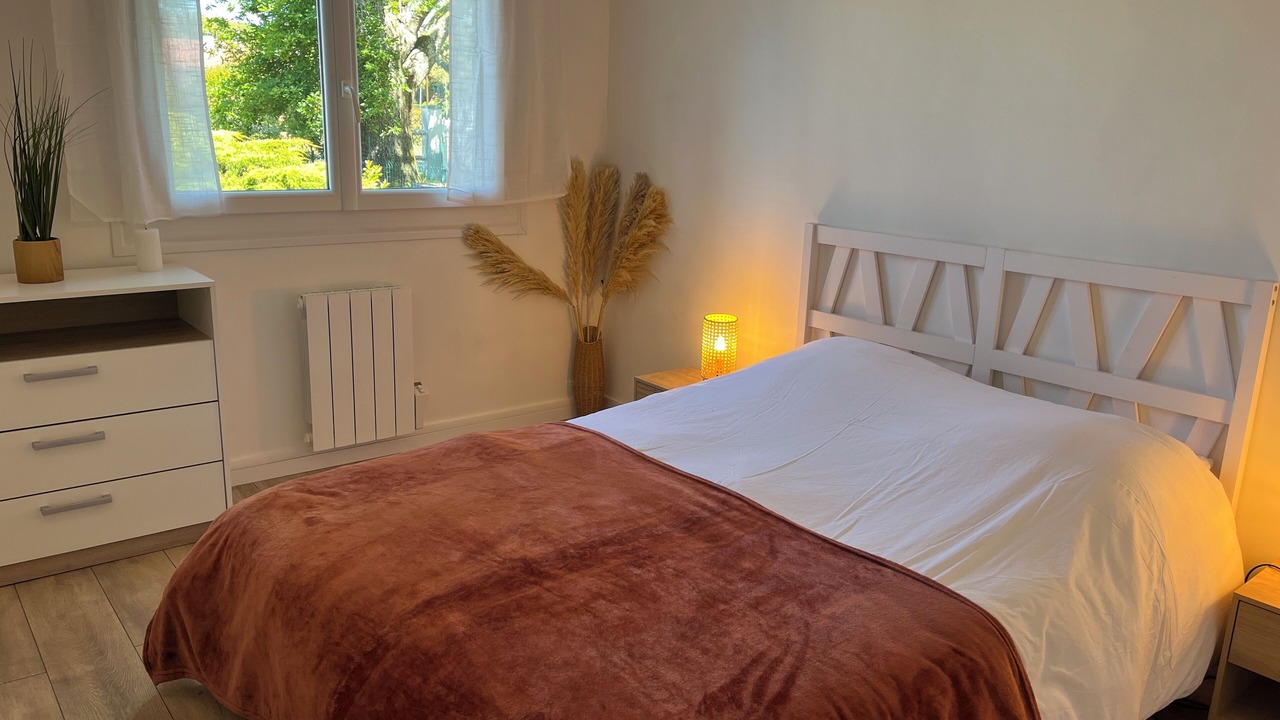 Photo of Bedroom in Lit-et-Mixe