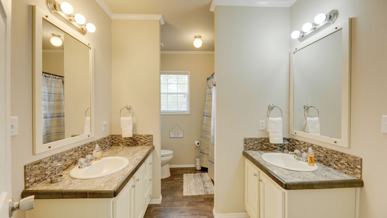 Photo of Bathroom in Sublime