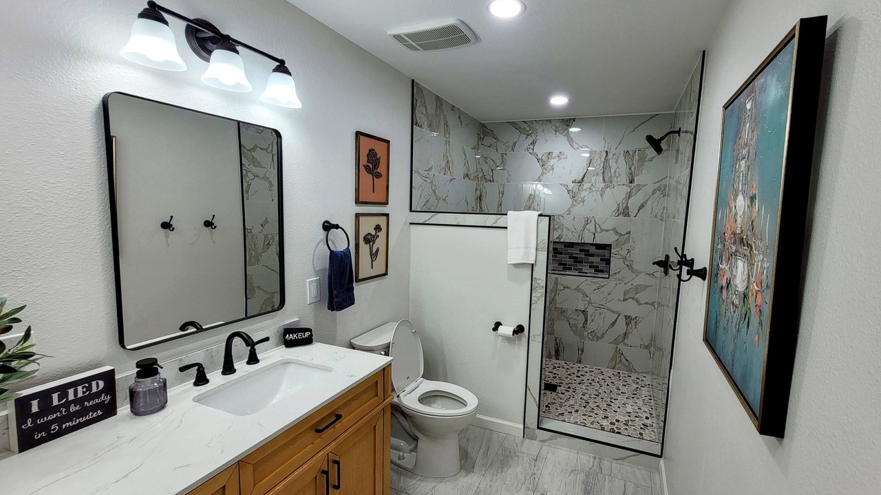 Photo of Bathroom in Junction