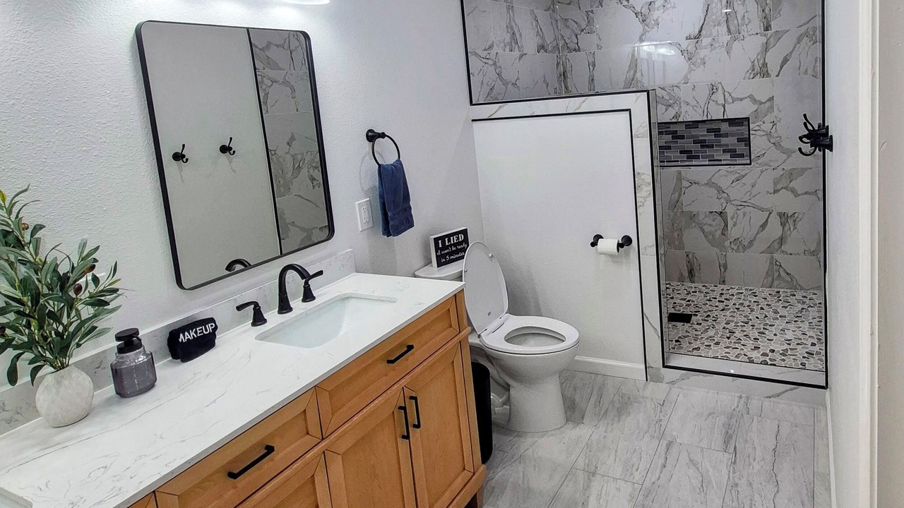 Photo of Bathroom in Junction