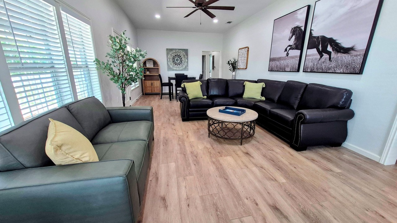 Photo of Livingroom in Junction