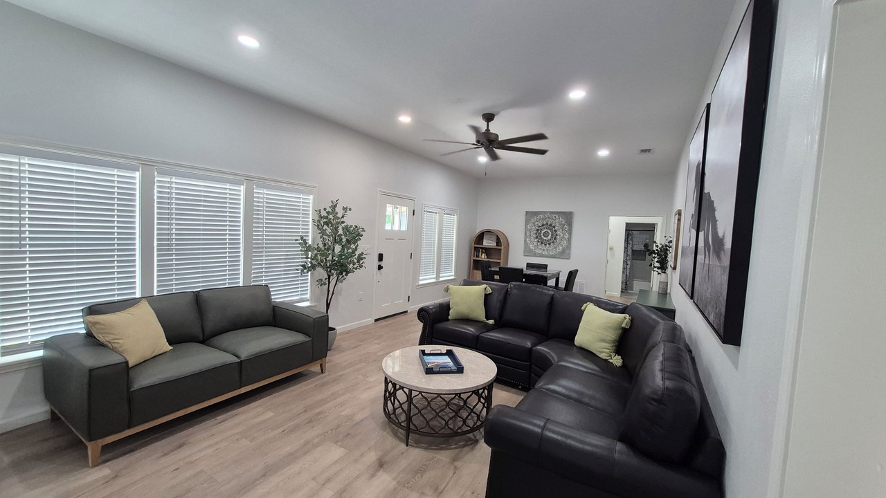 Photo of Livingroom in Junction
