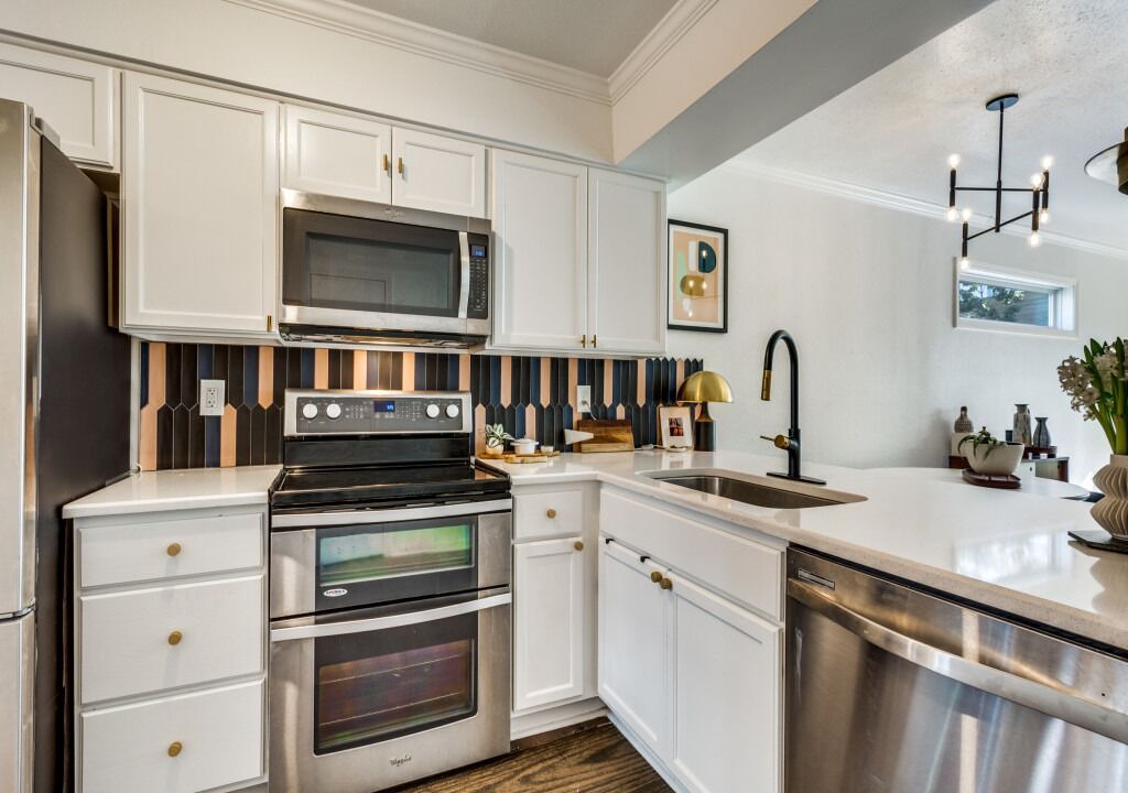 Photo of Kitchen in South River City