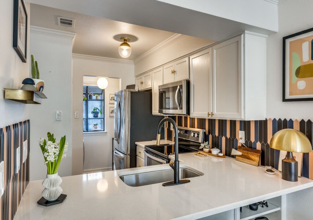 Photo of Kitchen in South River City