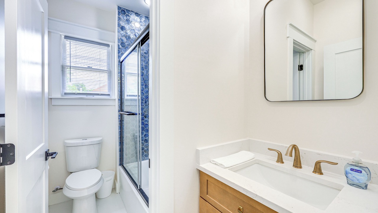 Photo of Bathroom in Arsenal