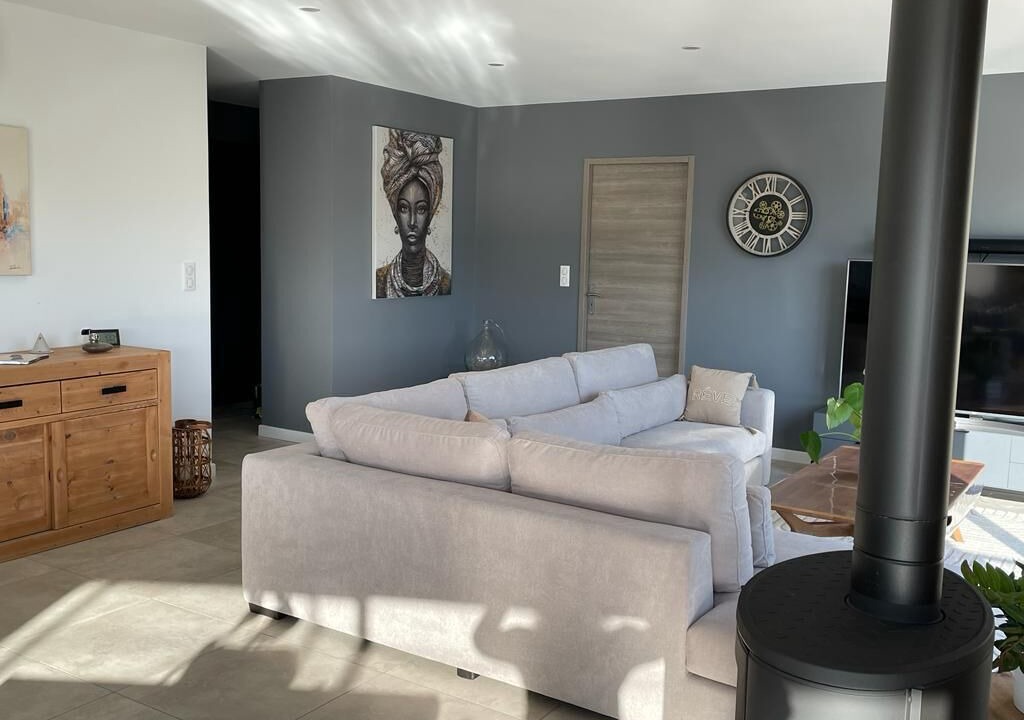 Photo of Livingroom in Saint-Julien-de-Peyrolas