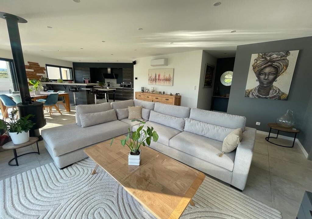 Photo of Livingroom in Saint-Julien-de-Peyrolas