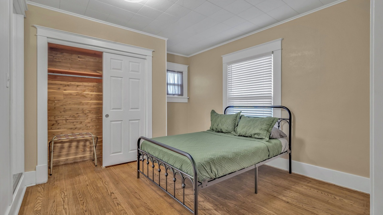 Photo of Bedroom in Webb City