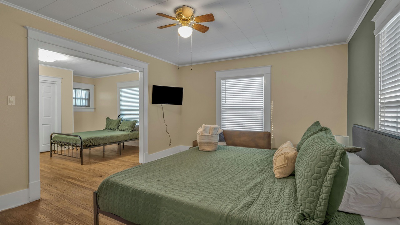 Photo of Bedroom in Webb City