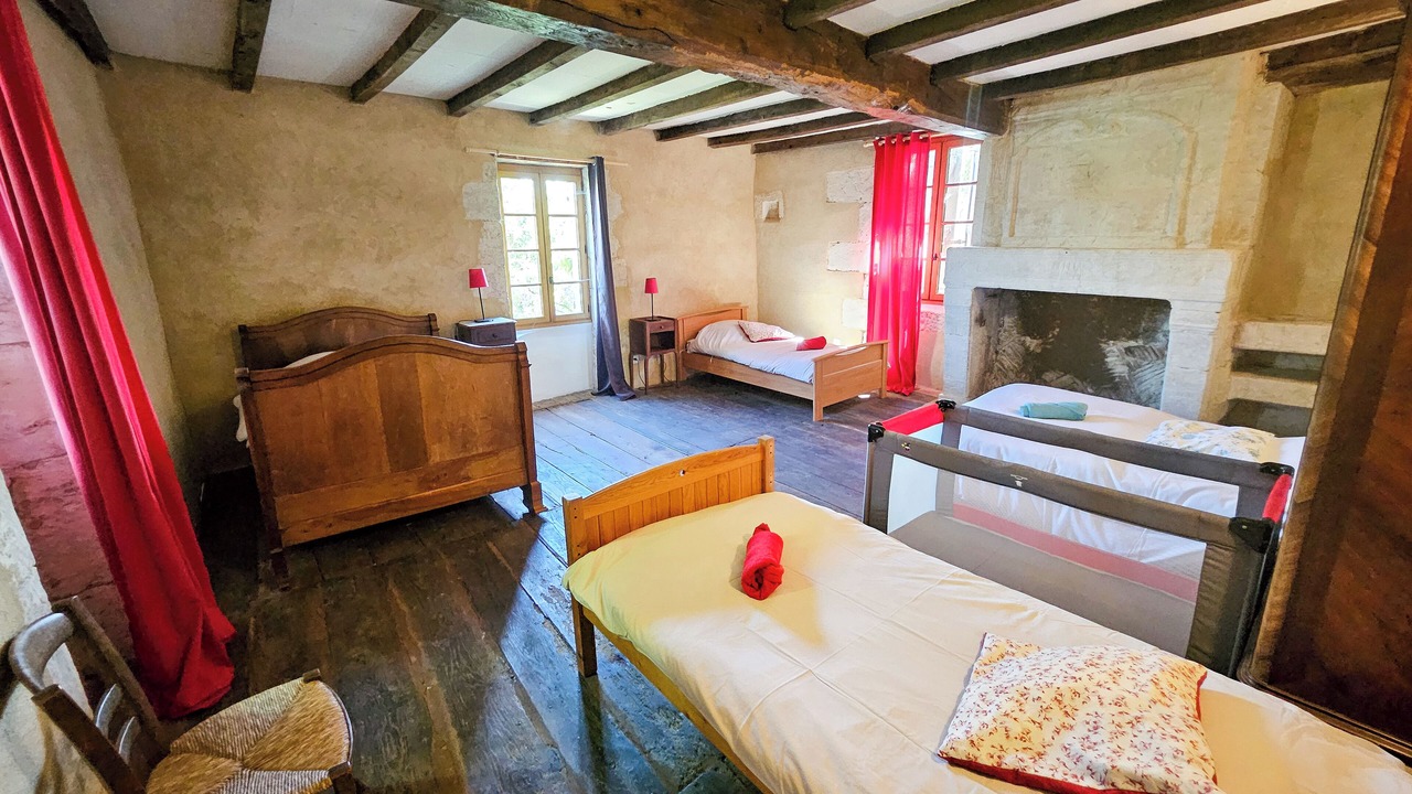Photo of Bedroom in Pillac