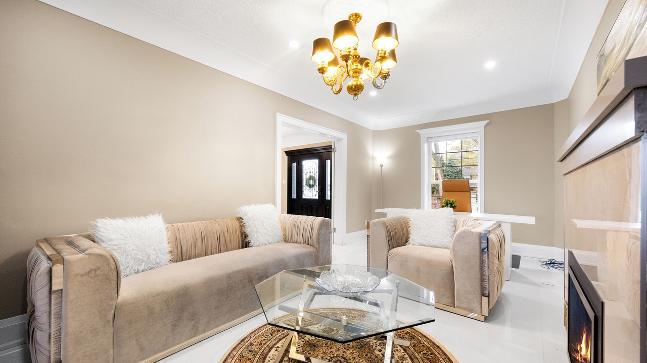 Photo of Livingroom in Burlington
