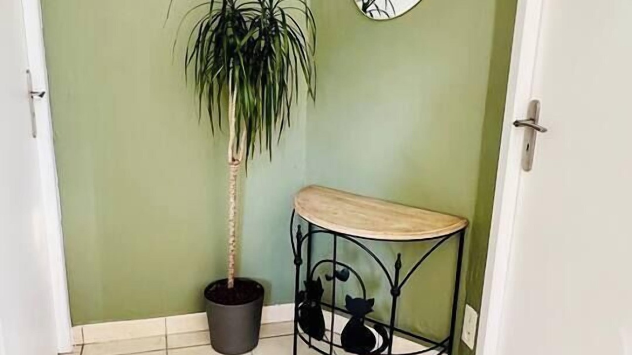 Photo of Others in Usseau