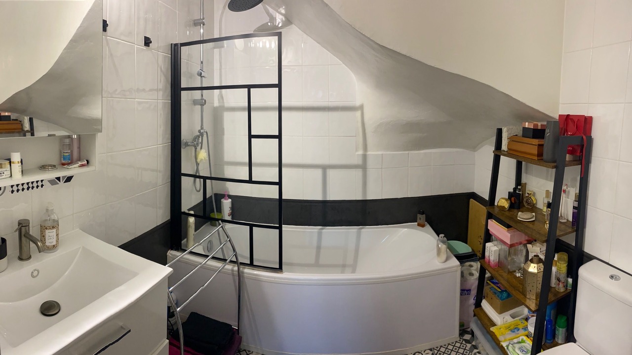 Photo of Bathroom in Cournonsec