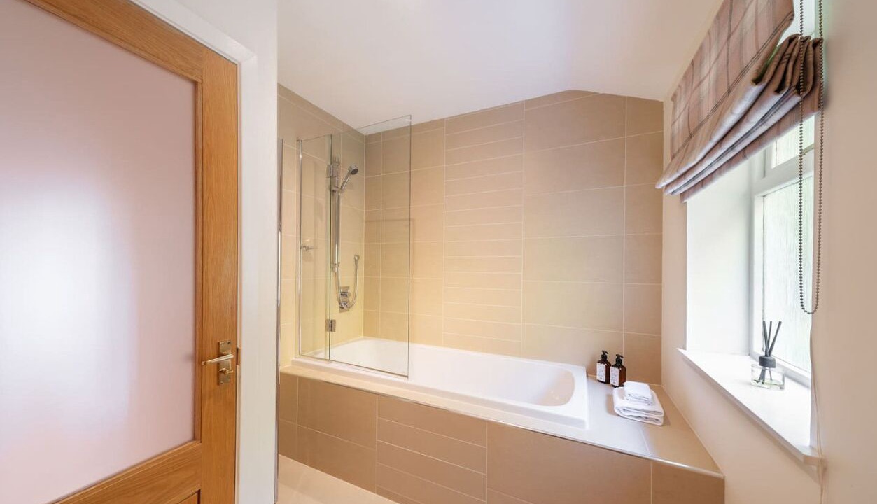 Photo of Bathroom in Aboyne