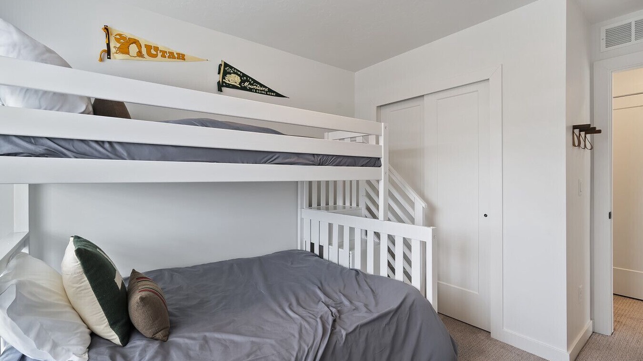 Photo of Bedroom in Mountain Green