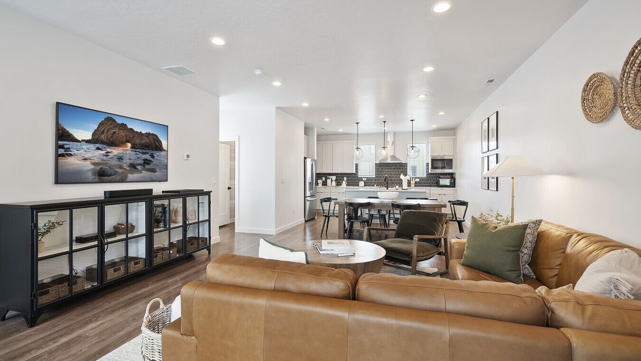 Photo of Livingroom in Mountain Green