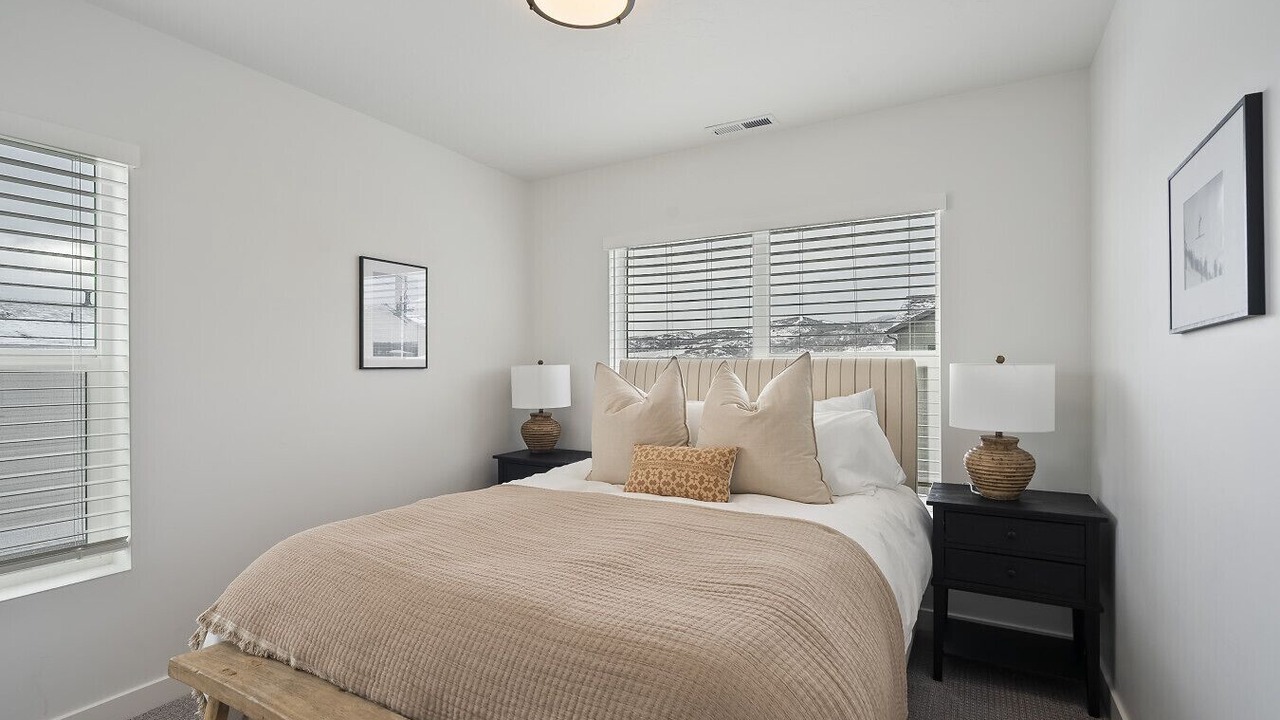 Photo of Bedroom in Mountain Green