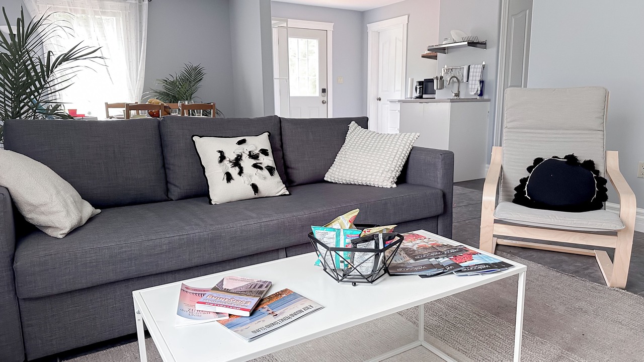 Photo of Livingroom in Charlotte's Shore