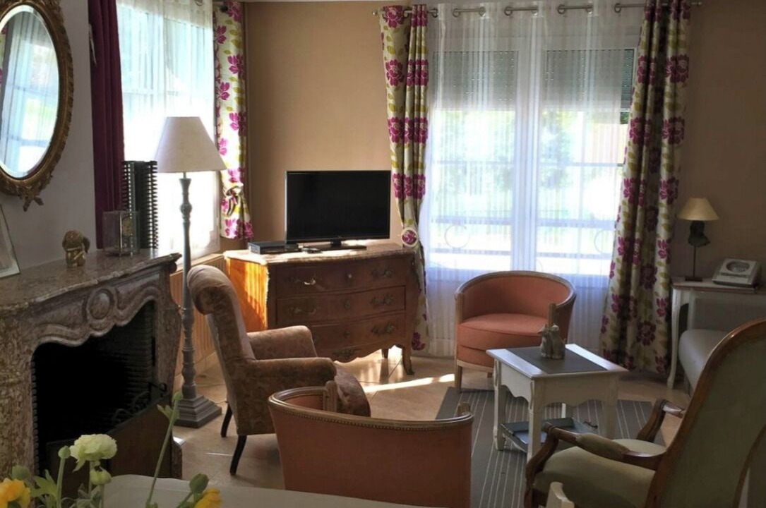 Photo of Others in Attin