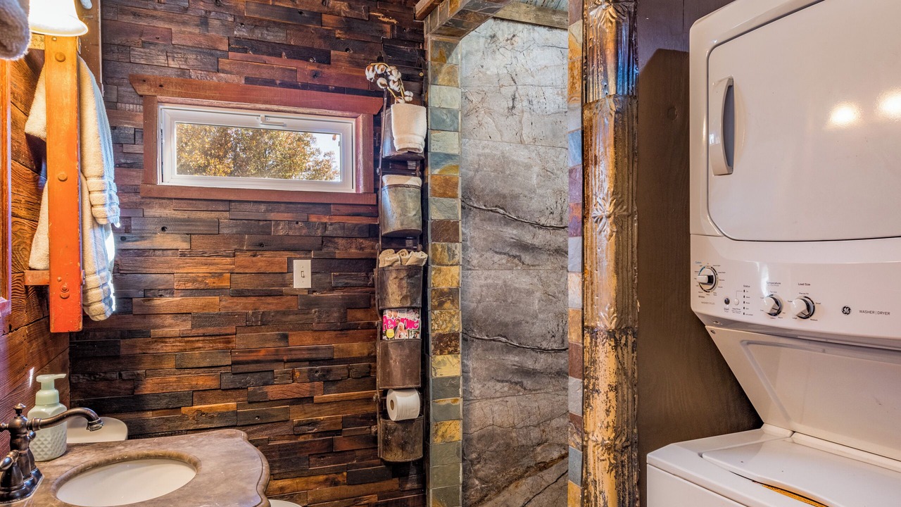 Photo of Bathroom in Coleman