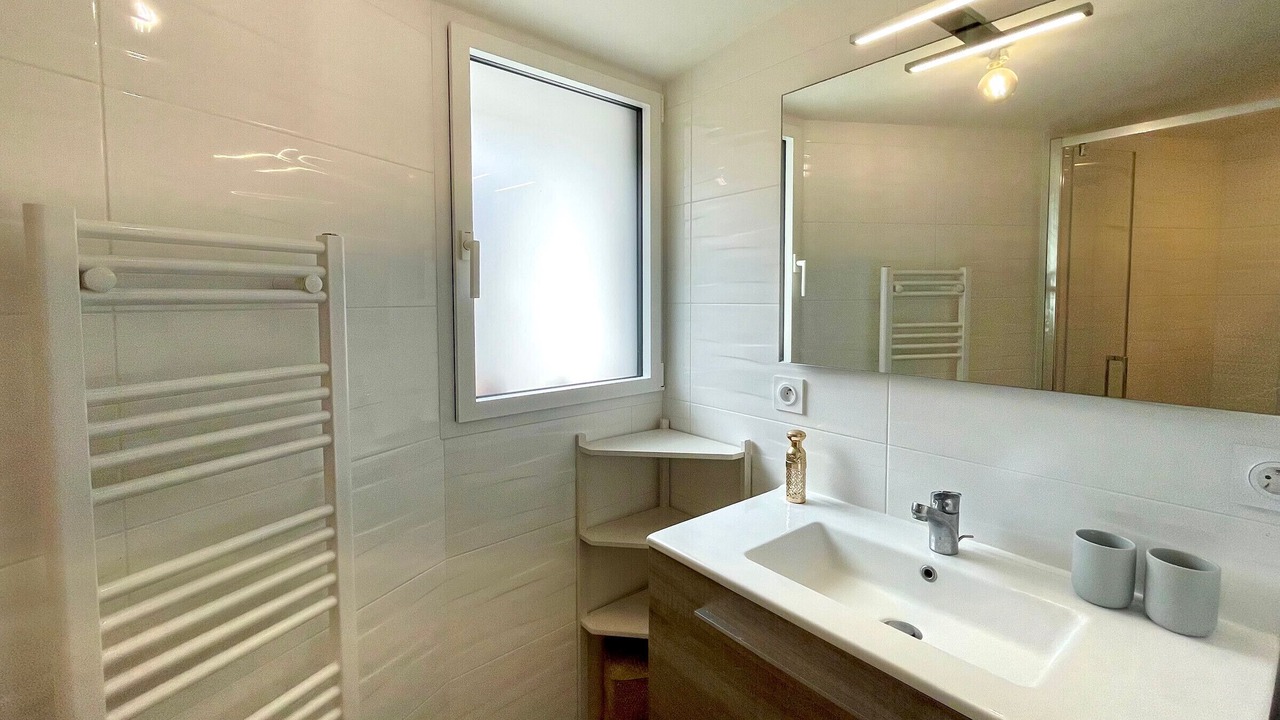 Photo of Bathroom in Brem Sur Mer