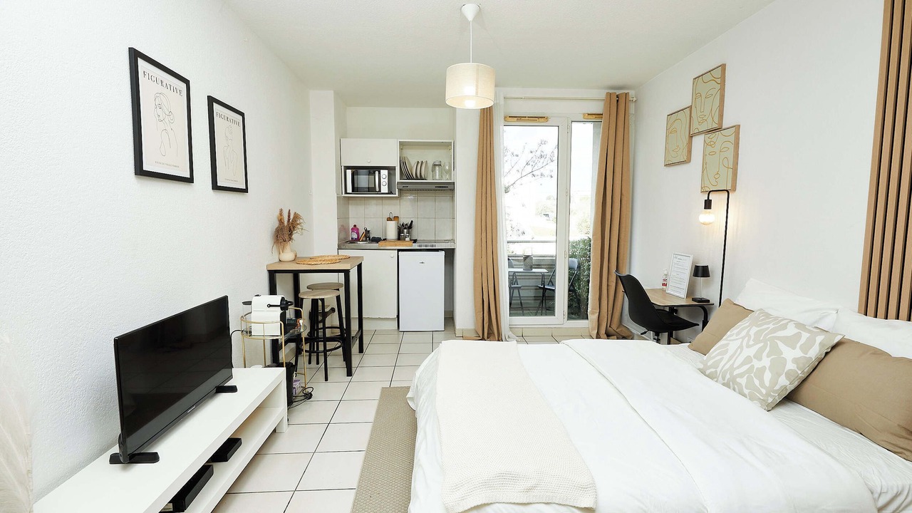 Photo of Bedroom in Hopitaux-Facultes