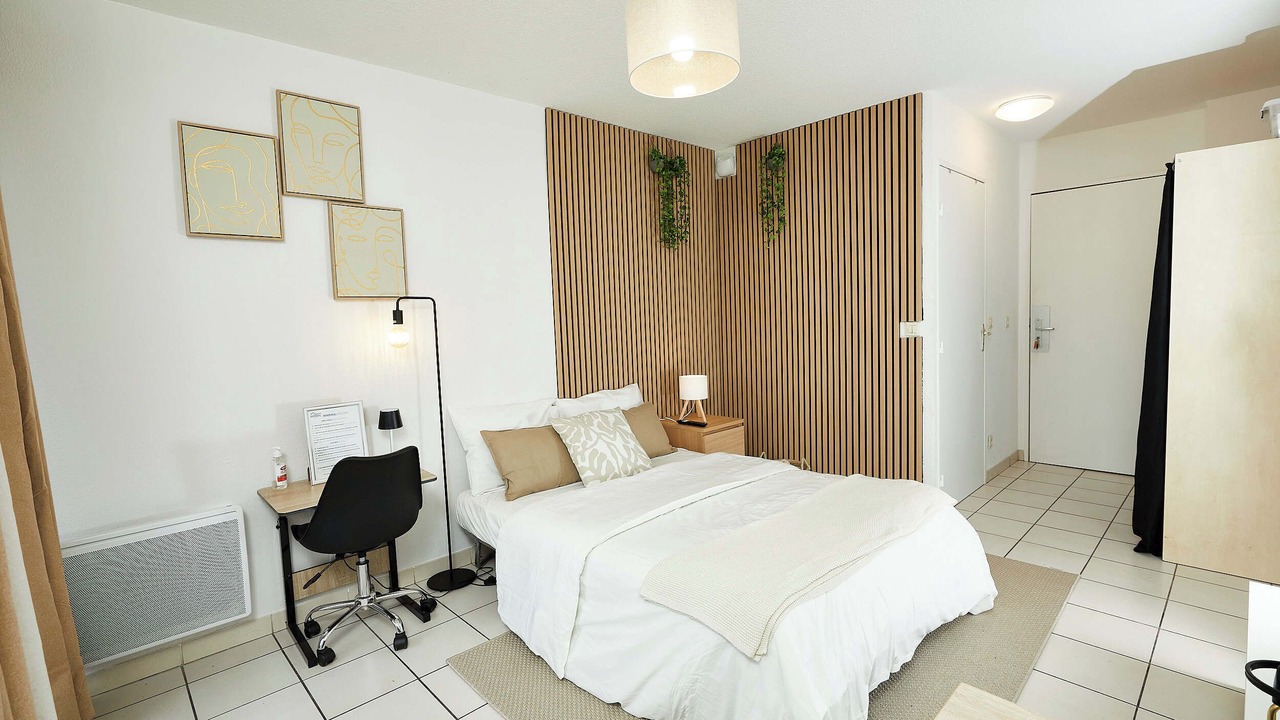 Photo of Bedroom in Hopitaux-Facultes