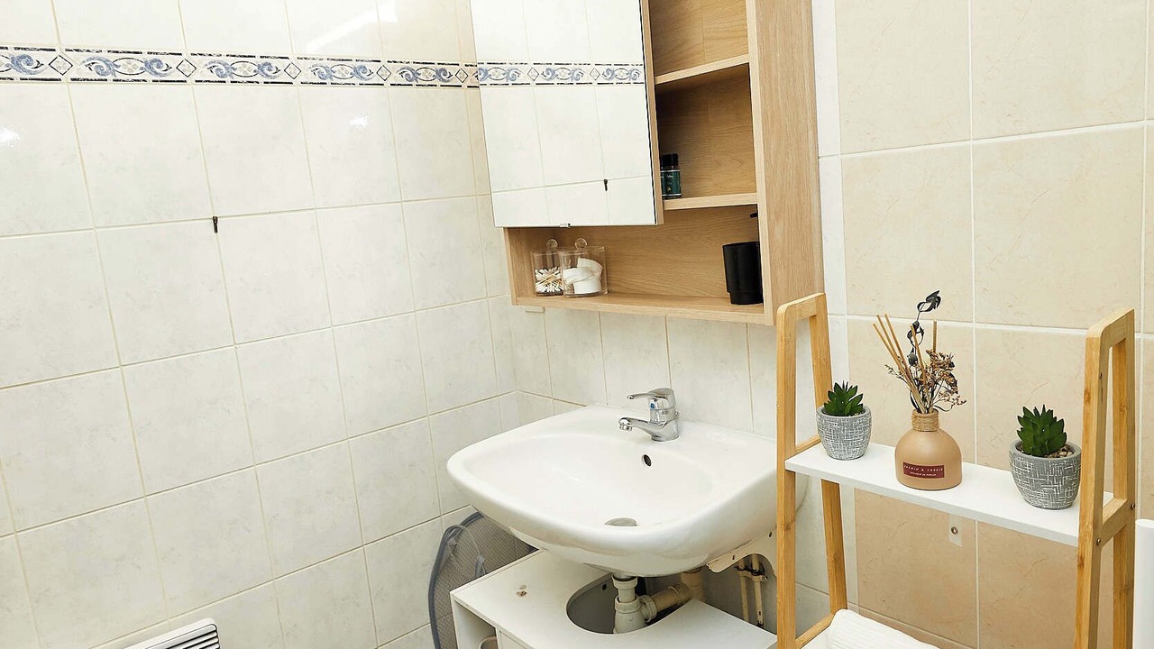 Photo of Bathroom in Hopitaux-Facultes
