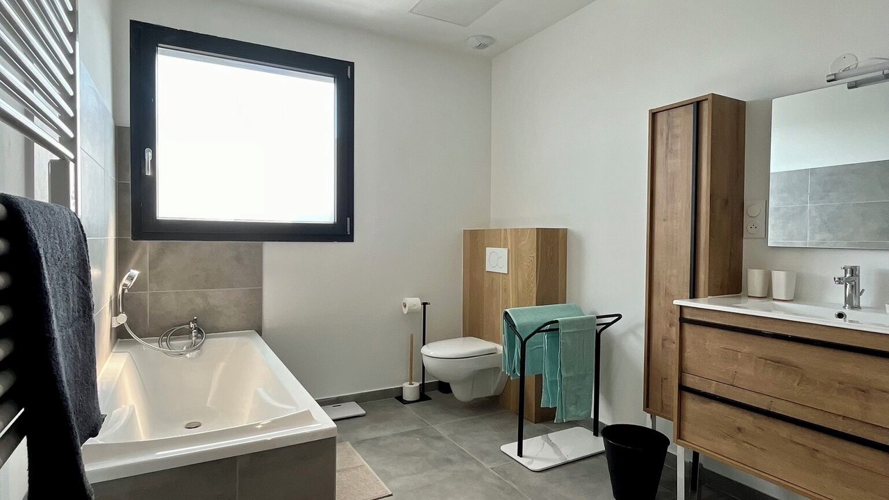 Photo of Bathroom in Avelin