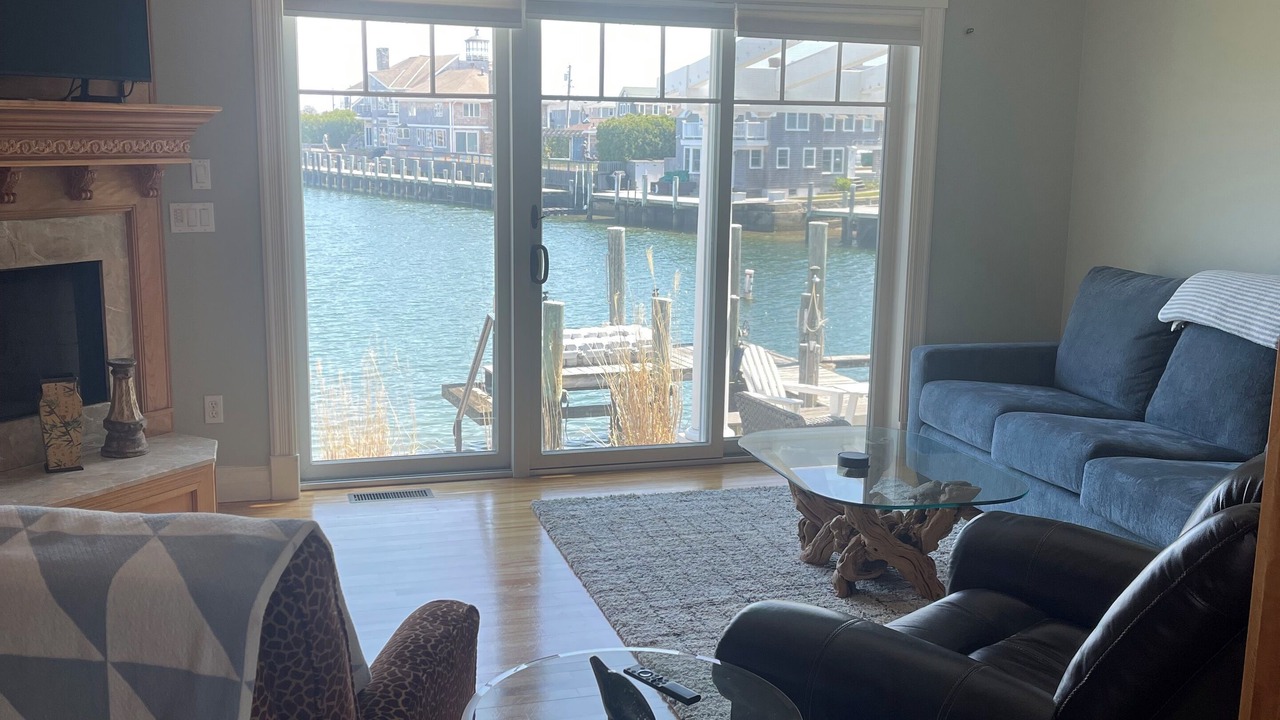 Photo of Livingroom in Groton Long Point