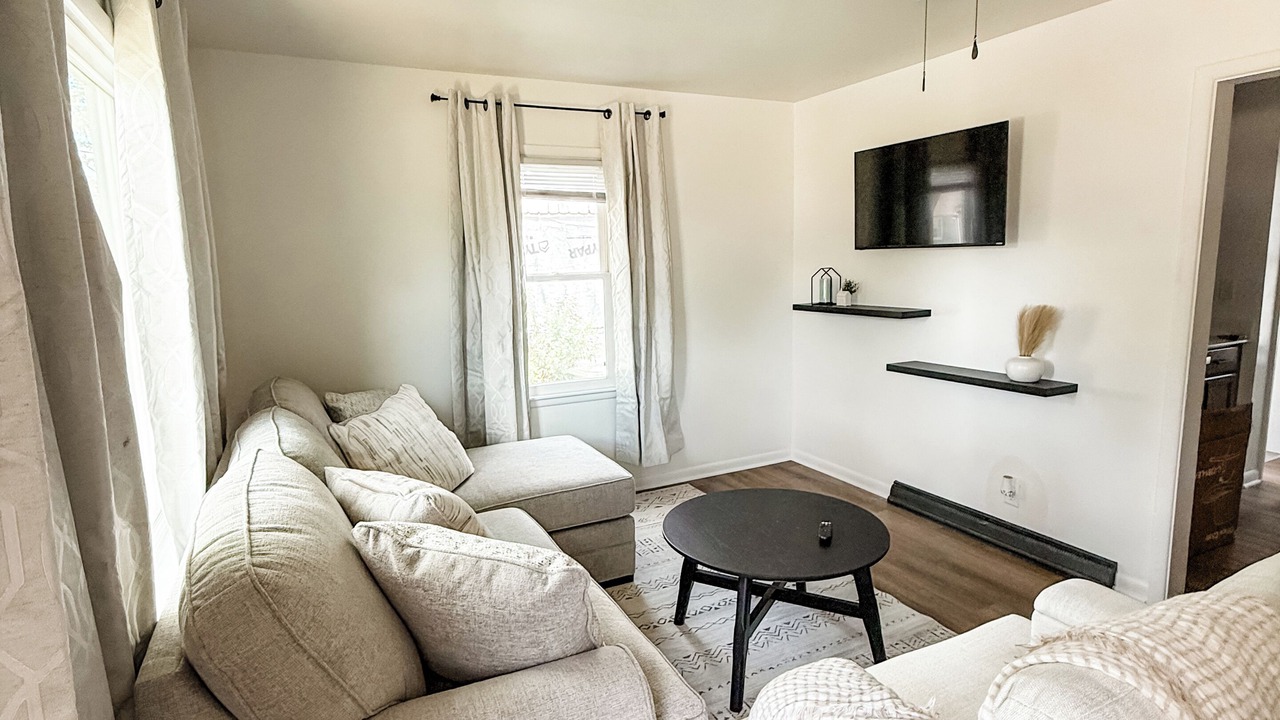 Photo of Livingroom in Newton