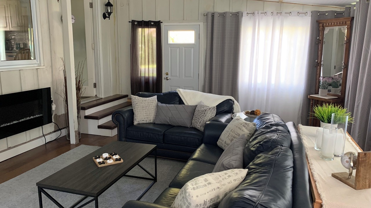 Photo of Livingroom in Plympton-Wyoming